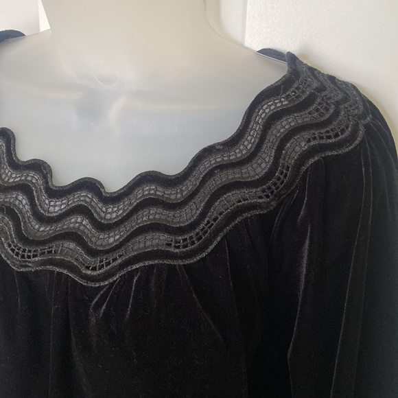 Rafaella Velvet Poet Sleeve Lace Collar Top - Picture 7 of 12